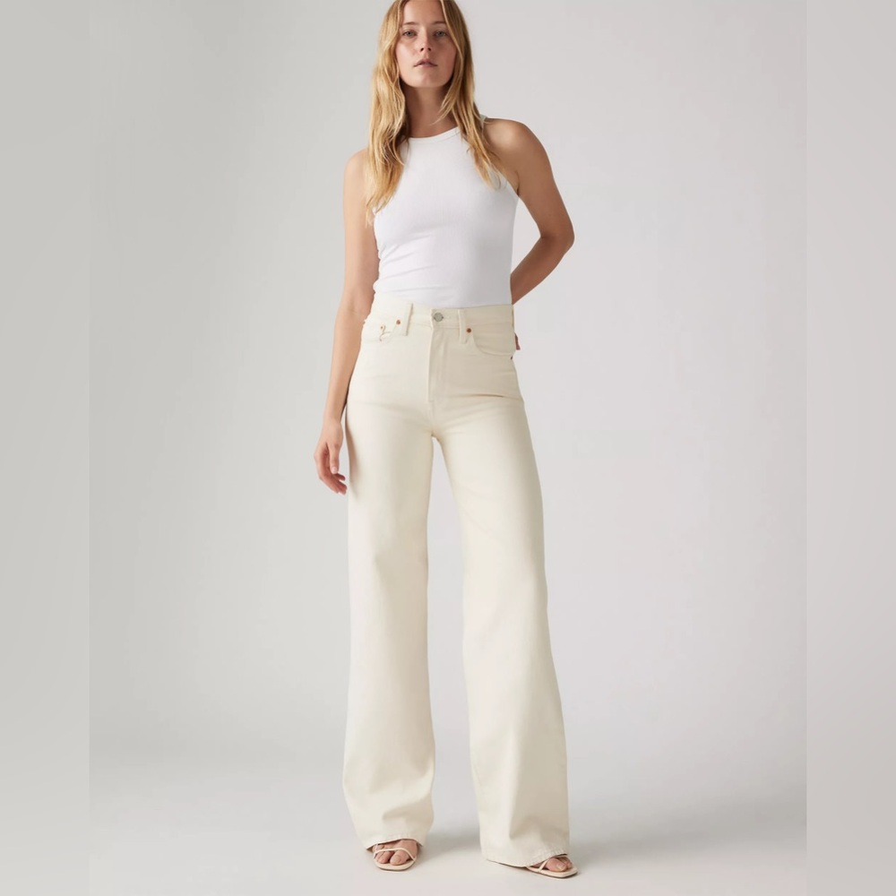Levi’s RIBCAGE WIDE LEG WOMEN'S JEANS in Barely Freezing (off-white), 27x30